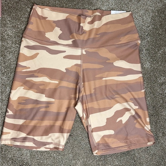 aerie Pants - Aerie Hi-Rise Pink Camo Bike Shorts